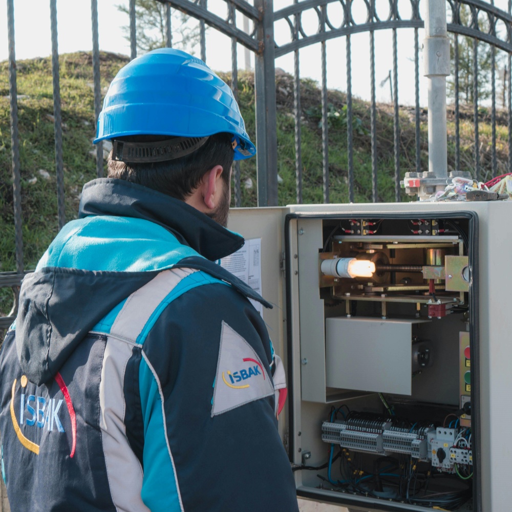 Core munus photovoltaicae fuses in circuitibus: tutela salus ac tutela cultro
