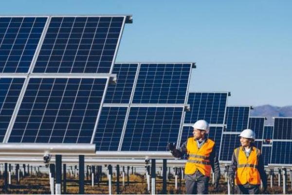 Photovoltaic fuse materiae differences et distinctiones