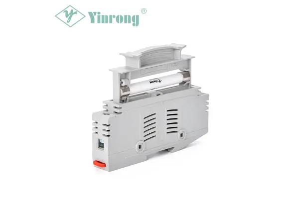 Quomodo Solaris Fuse Praesidium reducere Risk in High-Voltage PV Systems?